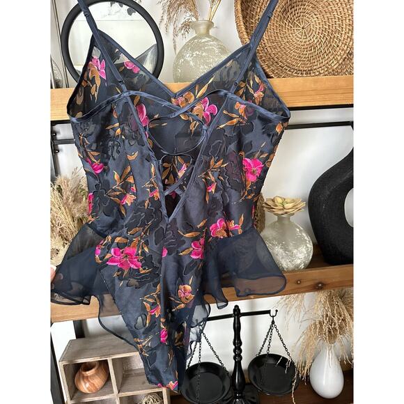 Vintage Victoria’s Secret Gold Label Medium high leg ruffle bodysuit lot bundle - Picture 7 of 15